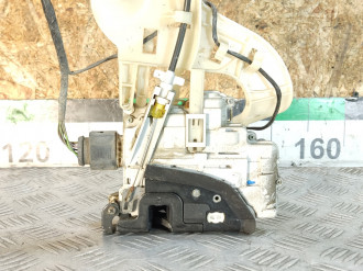 Замок двери задней правой Volkswagen Touareg 2010 2018