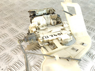 Замок двери задней правой Volkswagen Touareg 2010 2018