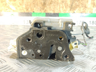 Замок двери передней правой Volkswagen Touareg 2010 2018