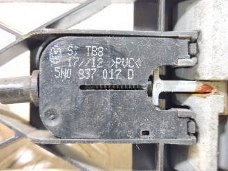 Кронштейн ручки передней правой Volkswagen Touareg 2010 2018