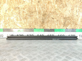 Уплотнитель стекла двери зад. правый Volkswagen Touareg 2010 2018