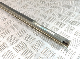 Молдинг стекла двери правой задней Volkswagen Touareg 2010 2018