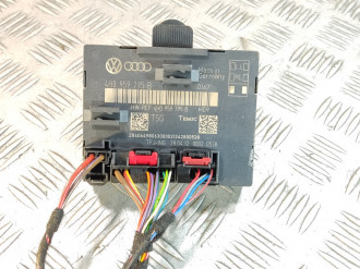 Блок управления двери Volkswagen Touareg 2010 2018