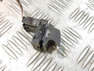 Кнопка стеклоподъемника Volkswagen Touareg 2010 2018