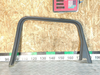 Накладка стекла двери задней правой Volkswagen Touareg 2010 2018