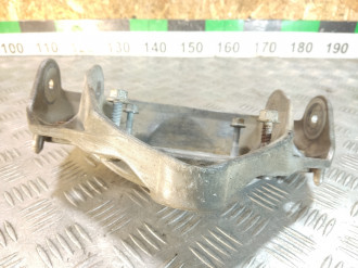 Кронштейн переднего амортизатора Volkswagen Touareg 2002 2010