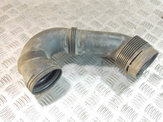 Патрубок воздушного фильтра Volkswagen Touareg 2002 2010