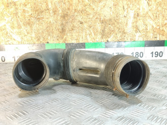 Патрубок воздушного фильтра Volkswagen Touareg 2002 2010