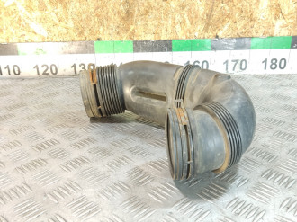 Патрубок воздушного фильтра Volkswagen Touareg 2002 2010