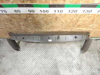 Обшивка крышки багажника Volkswagen Touareg 2010 2018