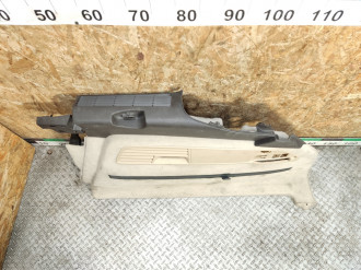 Обшивка багажника правая Volkswagen Touareg 2010 2018