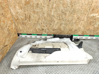 Обшивка багажника правая Volkswagen Touareg 2010 2018