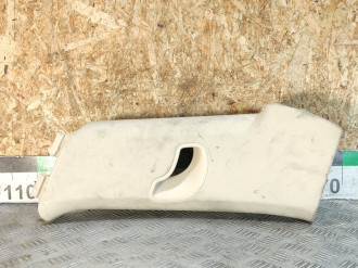 Обшивка стойки правая Volkswagen Touareg 2010 2018