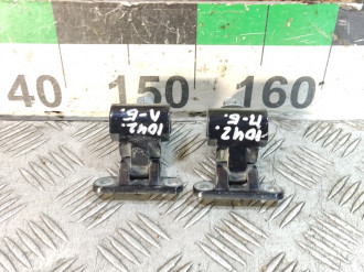 Петля багажника левая Volkswagen Touareg 2010 2018