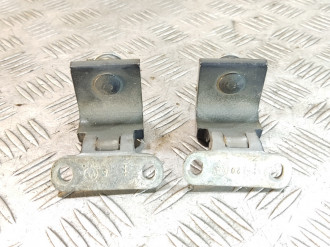 Петля багажника левая Volkswagen Touareg 2010 2018