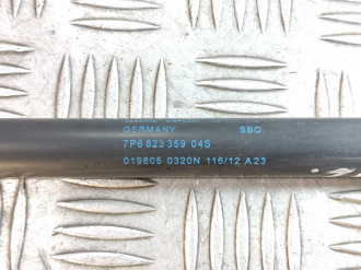 Амортизатор капота Volkswagen Touareg 2010 2018