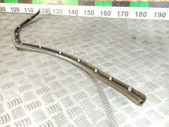 Уплотнитель двери задней левой Volkswagen Touareg 2010 2018