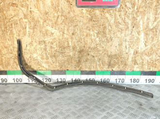 Уплотнитель двери задней левой Volkswagen Touareg 2010 2018