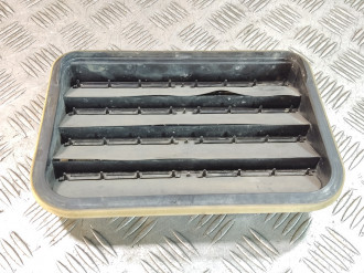 Решетка вентиляционная Volkswagen Touareg 2010 2018