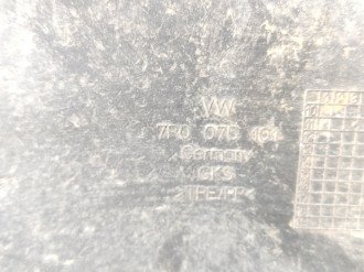 Брызговик правый задний Volkswagen Touareg 2010 2018