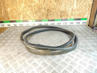 Уплотнитель двери задней левой Volkswagen Touareg 2010 2018