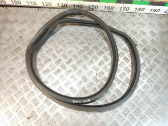 Уплотнитель двери задней левой Volkswagen Touareg 2010 2018