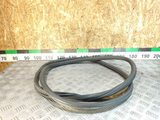 Уплотнитель двери задней правой Volkswagen Touareg 2010 2018