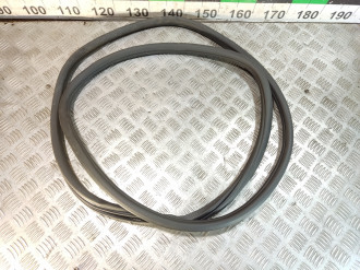 Уплотнитель двери задней правой Volkswagen Touareg 2010 2018