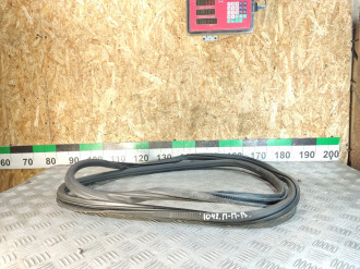 Уплотнитель двери передней правой Volkswagen Touareg 2010 2018