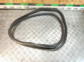 Уплотнитель двери передней правой Volkswagen Touareg 2010 2018