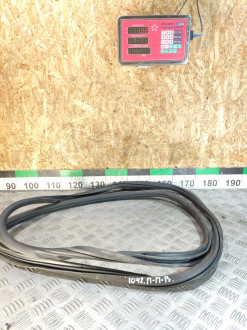 Уплотнитель двери передней правой Volkswagen Touareg 2010 2018