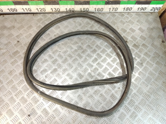 Уплотнитель двери задней левой Volkswagen Touareg 2002 2010