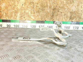 Петля багажника левая Volkswagen Touareg 2002 2010