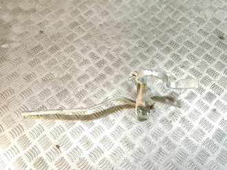 Петля багажника правая Volkswagen Touareg 2002 2010