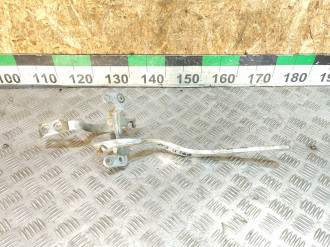 Петля багажника правая Volkswagen Touareg 2002 2010