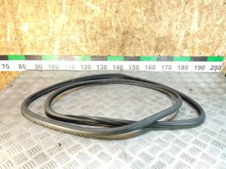 Уплотнитель двери задней правой Volkswagen Touareg 2002 2010