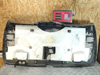 Обшивка крышки багажника Volkswagen Touareg 2002 2010