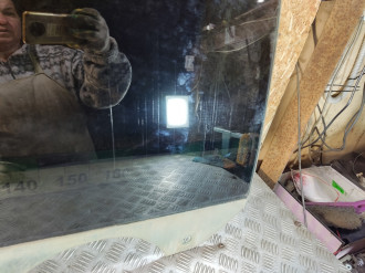 Стекло двери задней правой Volkswagen Touareg 2002 2010