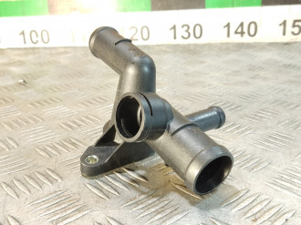 Фланец системы охлаждения Volkswagen Golf 3