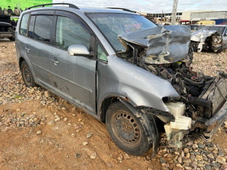 В разборе Volkswagen Touran 2003 2010