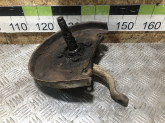 Кулак поворотный передний левый Vaz 2105 