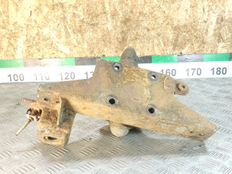 Кронштейн передней балки правый Vaz Niva 