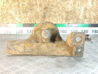 Кронштейн передней балки правый Vaz Niva 