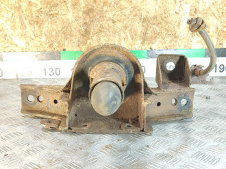 Кронштейн передней балки левый Vaz Niva 