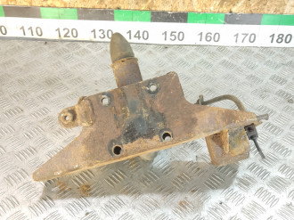 Кронштейн передней балки левый Vaz Niva 