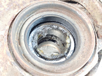 Кулак поворотный передний левый Vaz Niva 