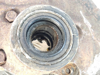 Кулак поворотный передний левый Vaz Niva 