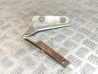 Петля капота левая Vaz Niva 