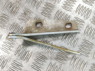 Петля капота левая Vaz Niva 