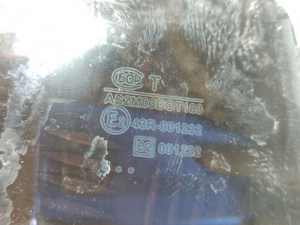 Стекло двери задней правой Vaz Niva 